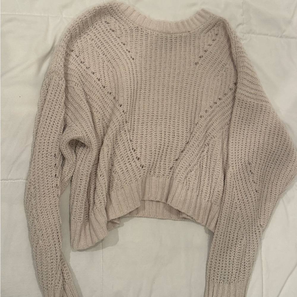 American Eagle Outfitters Women's Sweater in Cream